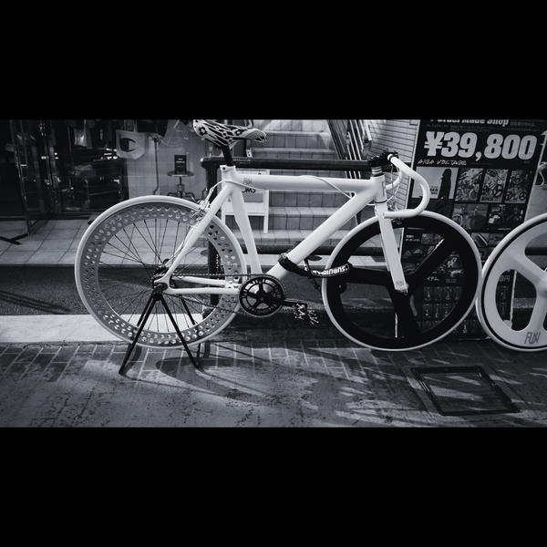 ROLL 001